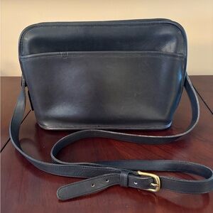Vintage Coach Black Leather Shoulder Bag
